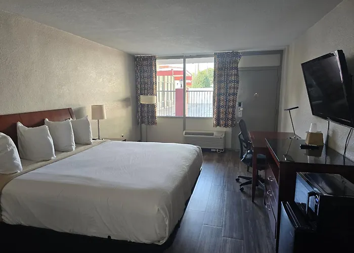 Days Inn By Wyndham Raleigh South