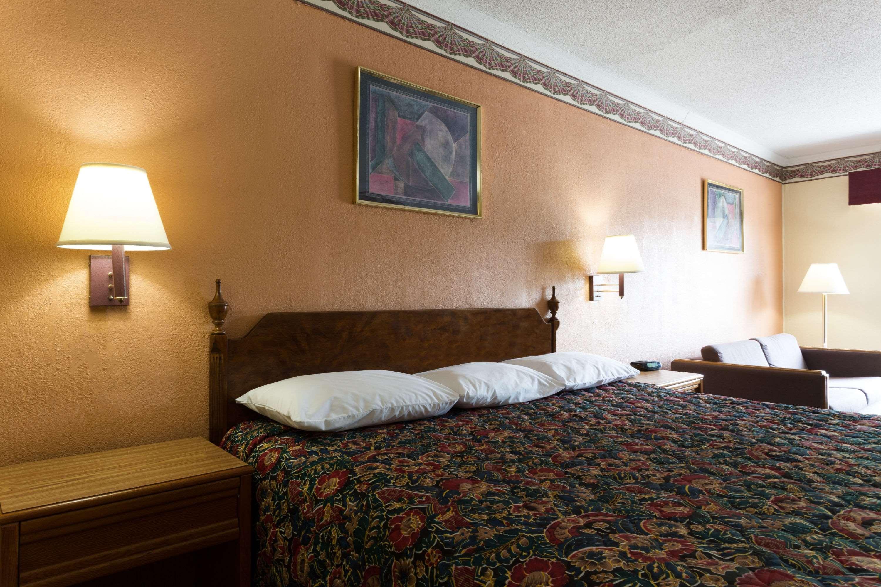 Hotel Days By Wyndham South