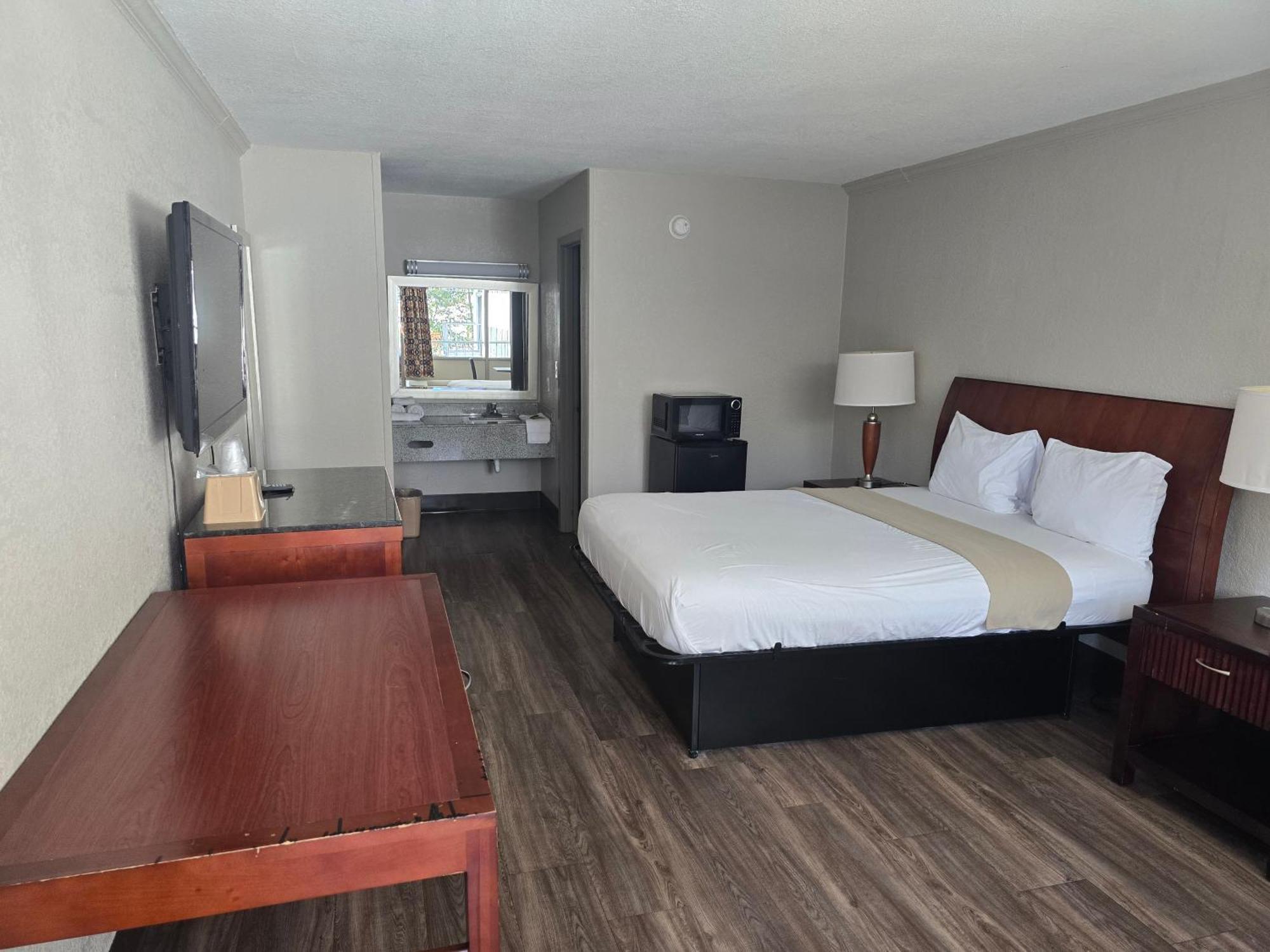 Days By Wyndham South Hotel Raleigh