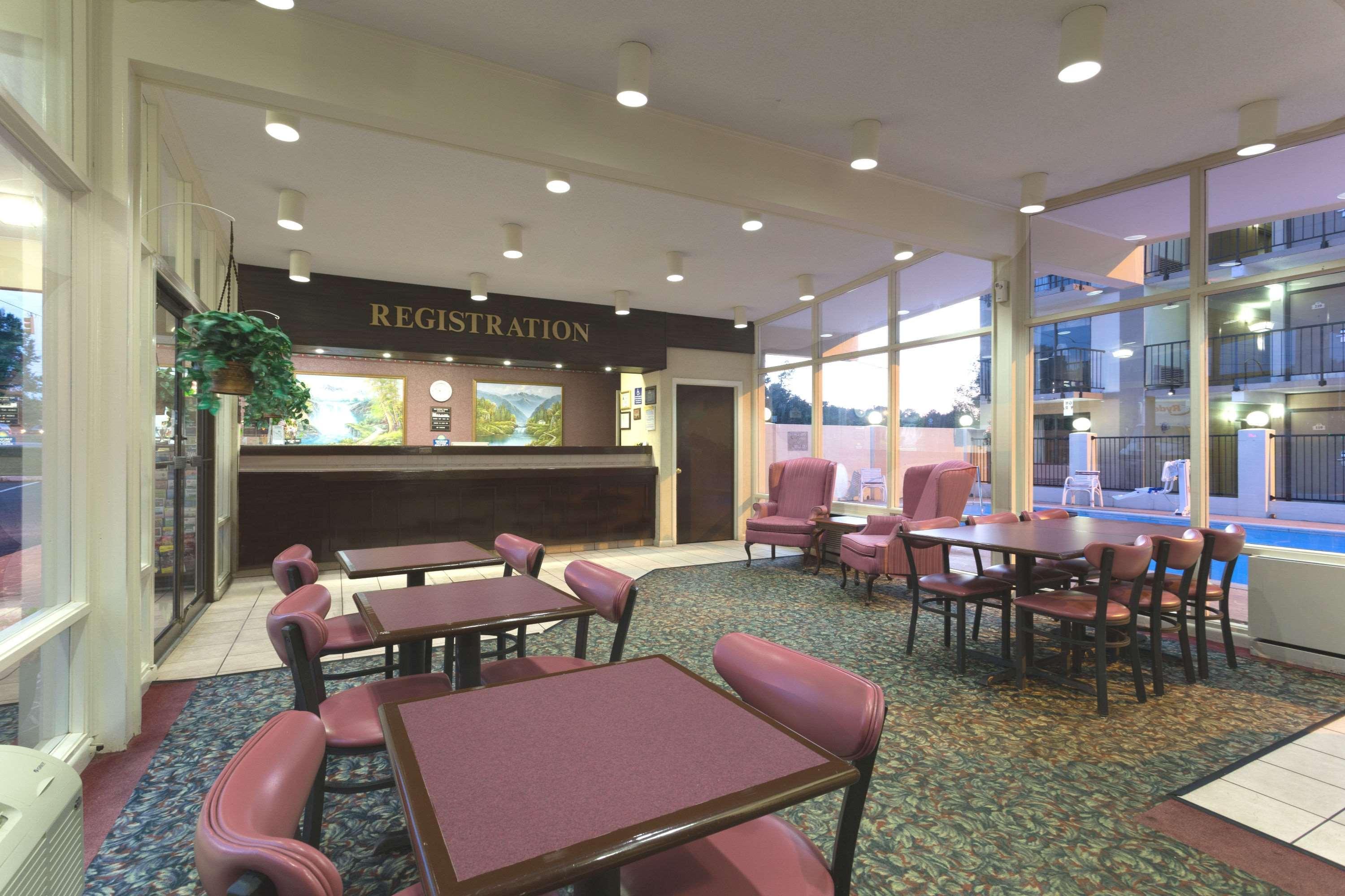 Days By Wyndham South Hotel Raleigh