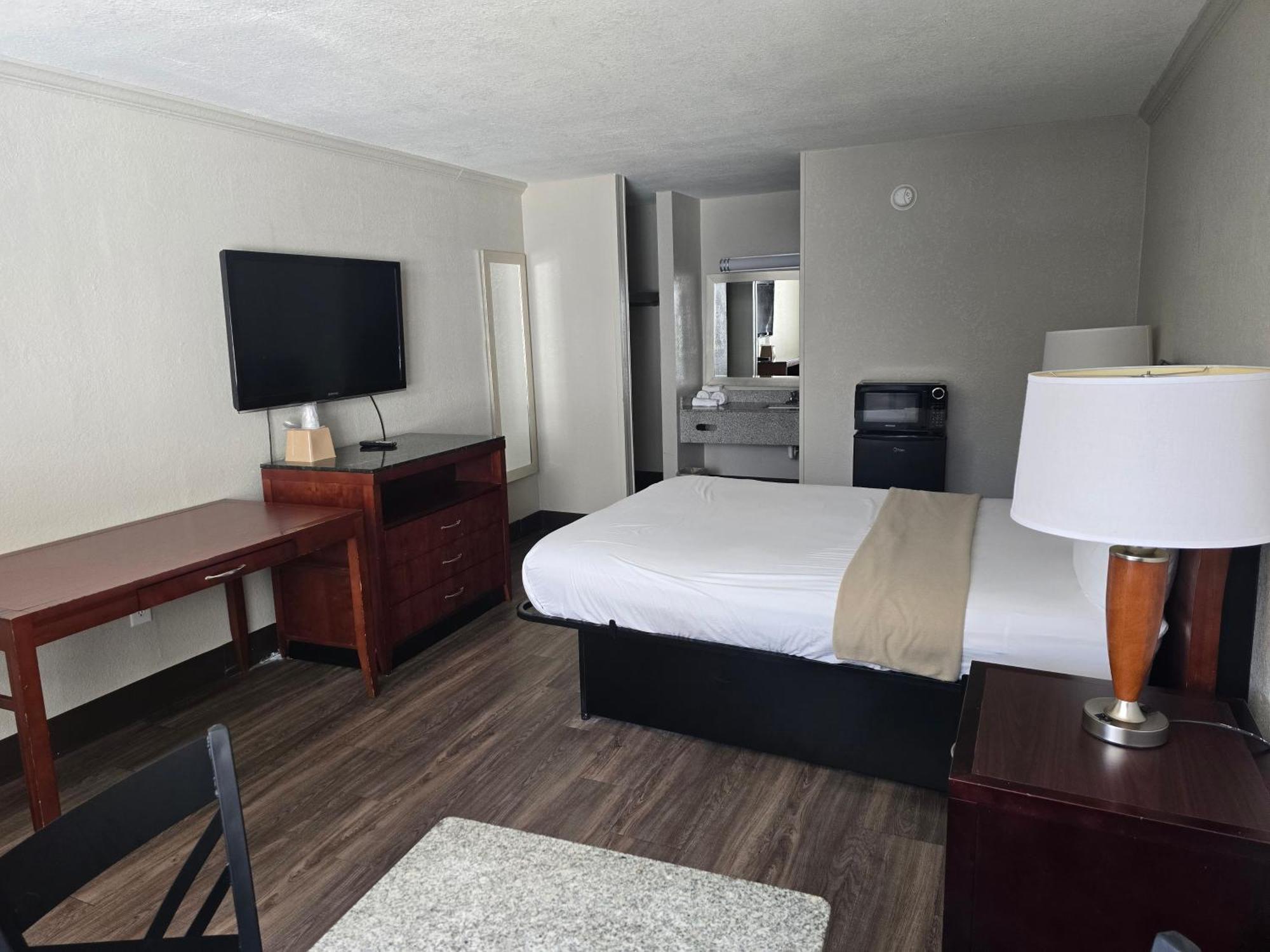Hotel Days By Wyndham South Raleigh